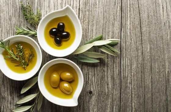 Συσκευασία ελαιόλαδου & balsamico σε φιάλες