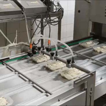 Προσαρμογή γεμιστικού μηχανήματος σε Tray sealer για προσθήκη ηλιέλαιου